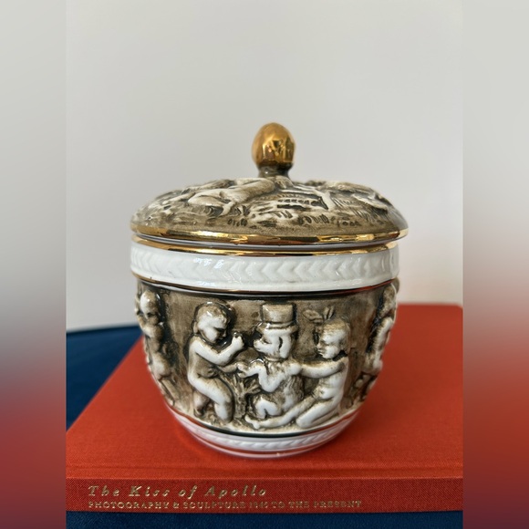 Vintage Italian Capodimonte Lidded Jar - Picture 3 of 9